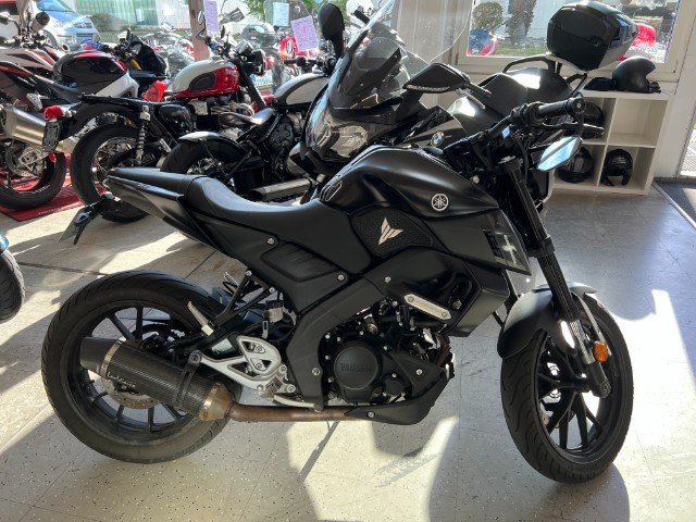 950 Yamaha MT 125 - A