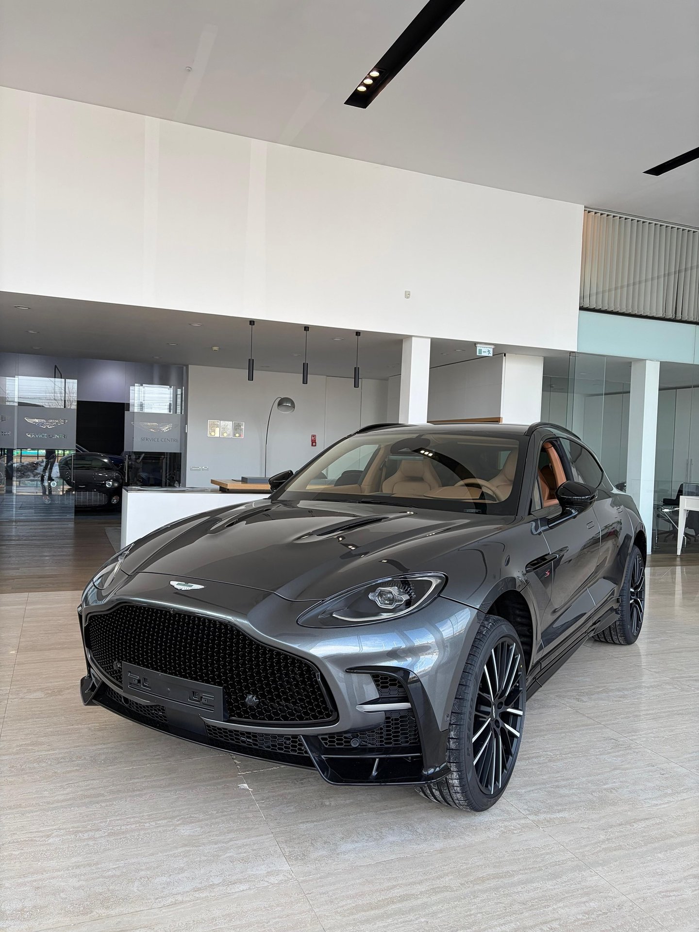 ASTON MARTIN DBX S 727PS