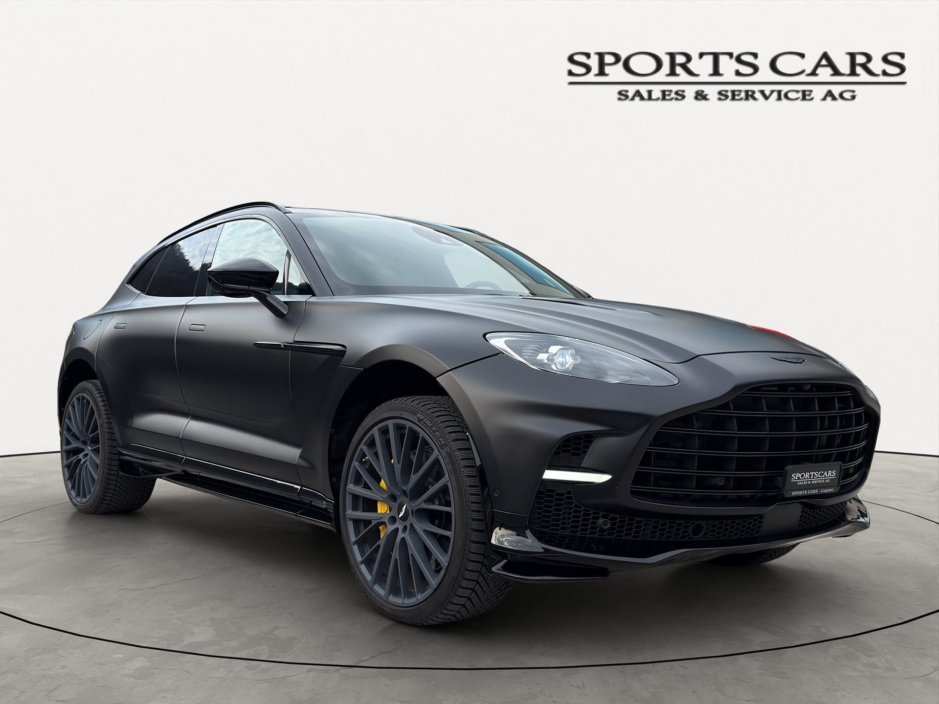 ASTON MARTIN DBX707