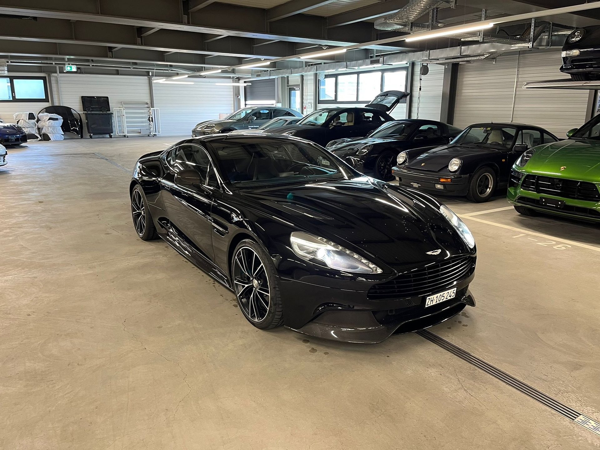 ASTON MARTIN Vanquish