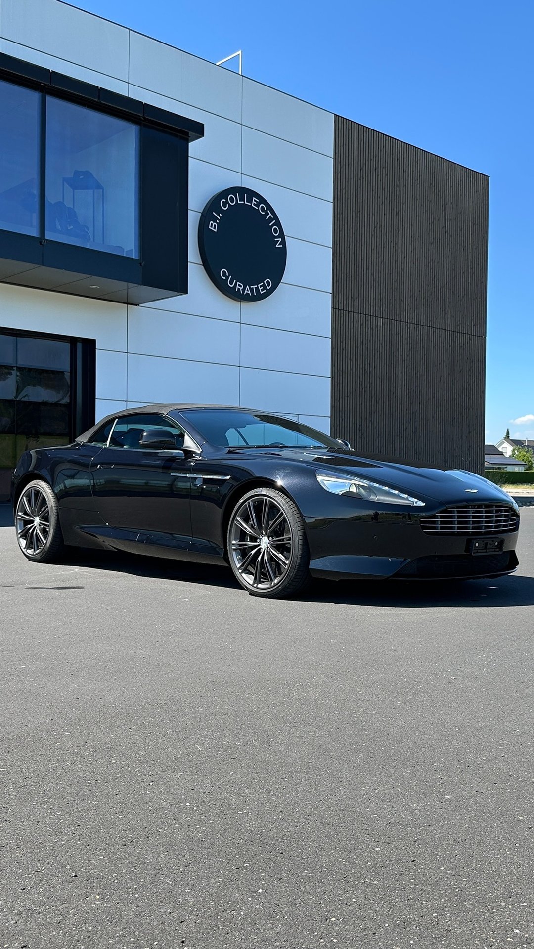 ASTON MARTIN VirageVolante