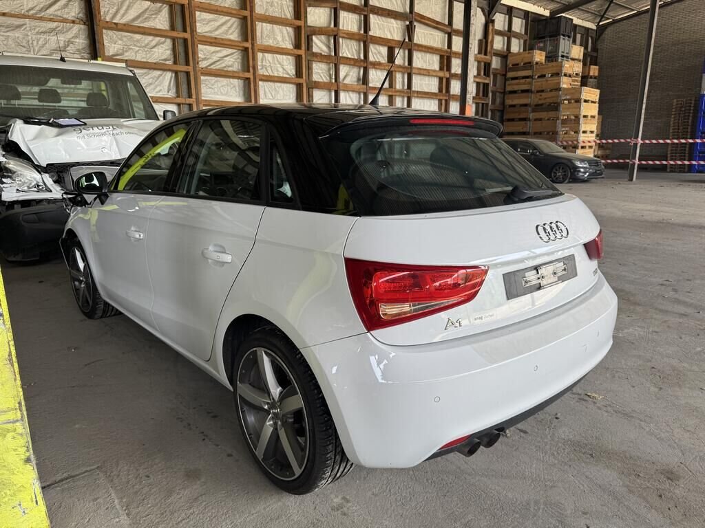 Audi A1 Sportback (8XA)(11.2011->)