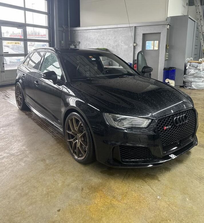 Audi RS3 2.5 TSI quattro