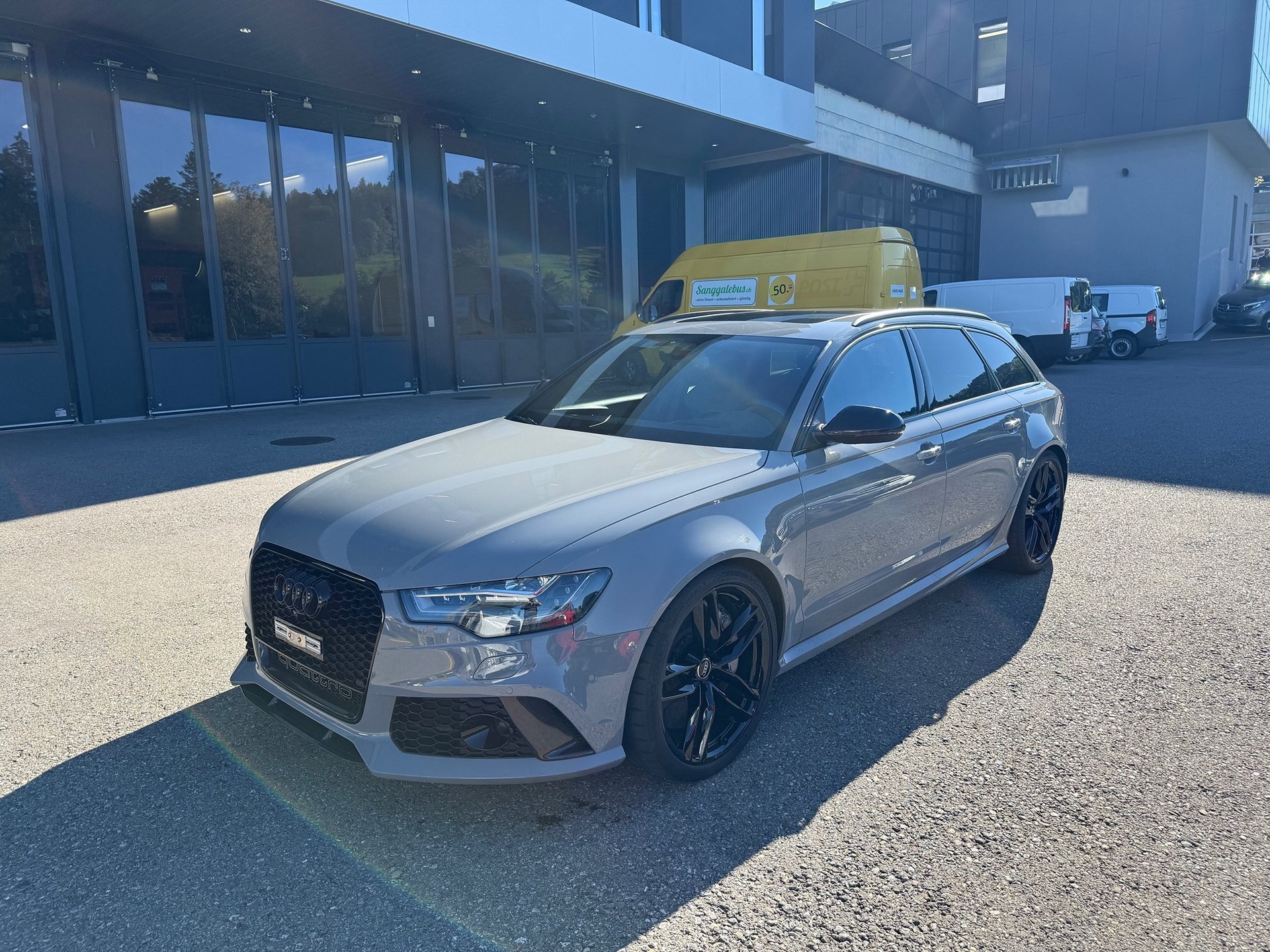 AUDI RS6 Avant