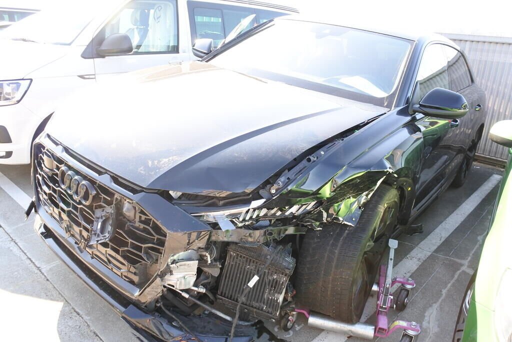 AUDI RSQ8  quattro tiptronic