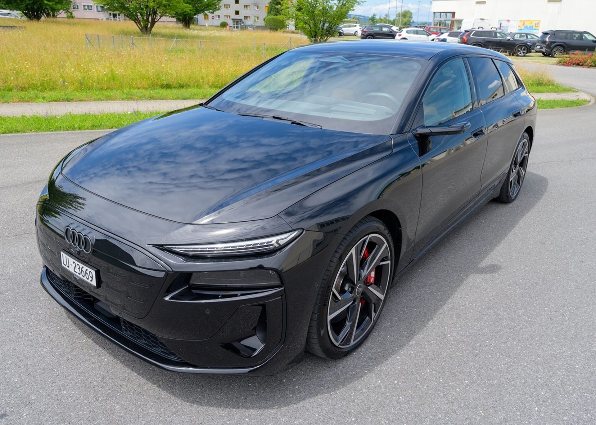 AUDI S6 AV e-tron