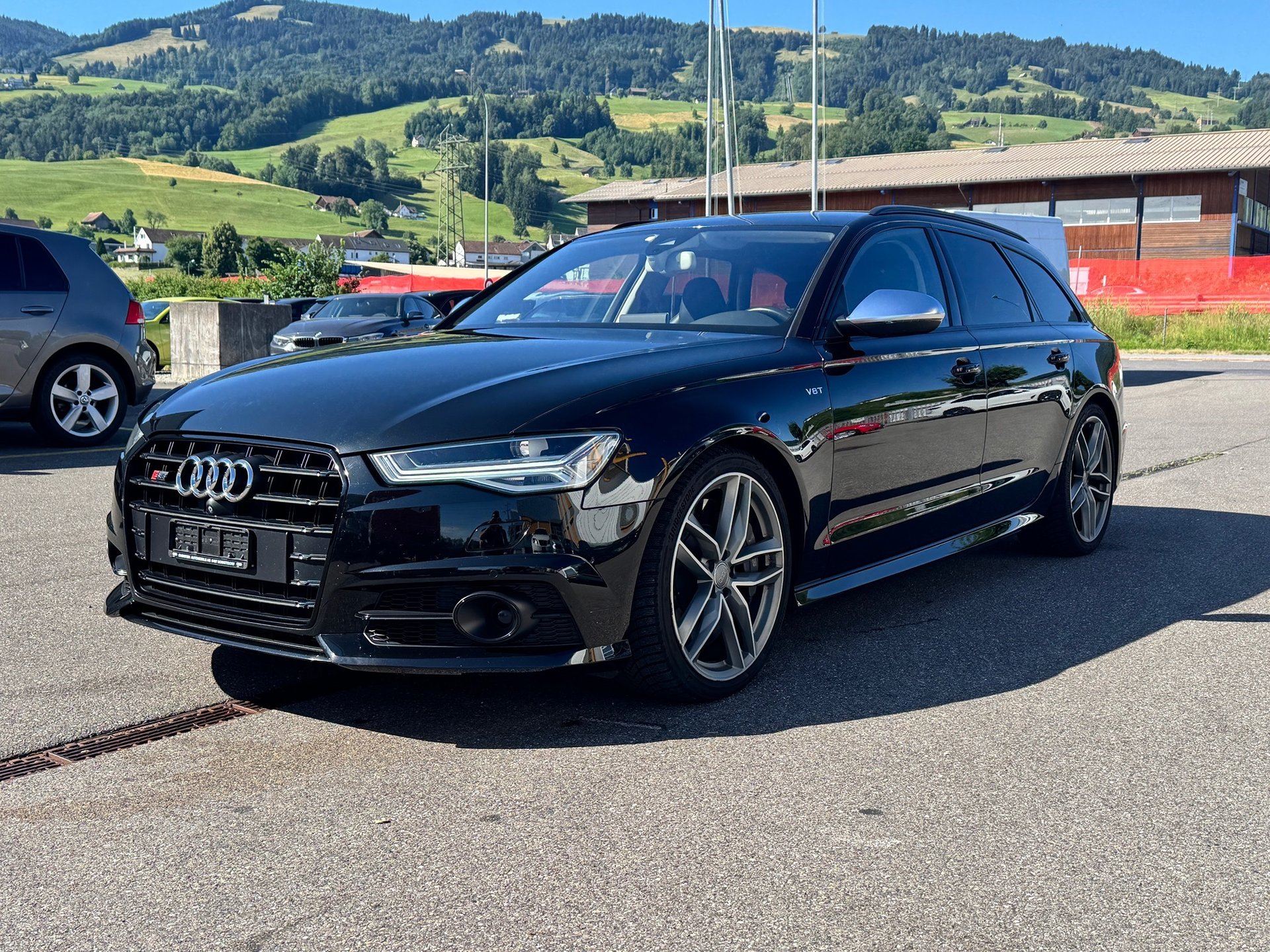 AUDI S6 Avant quattro