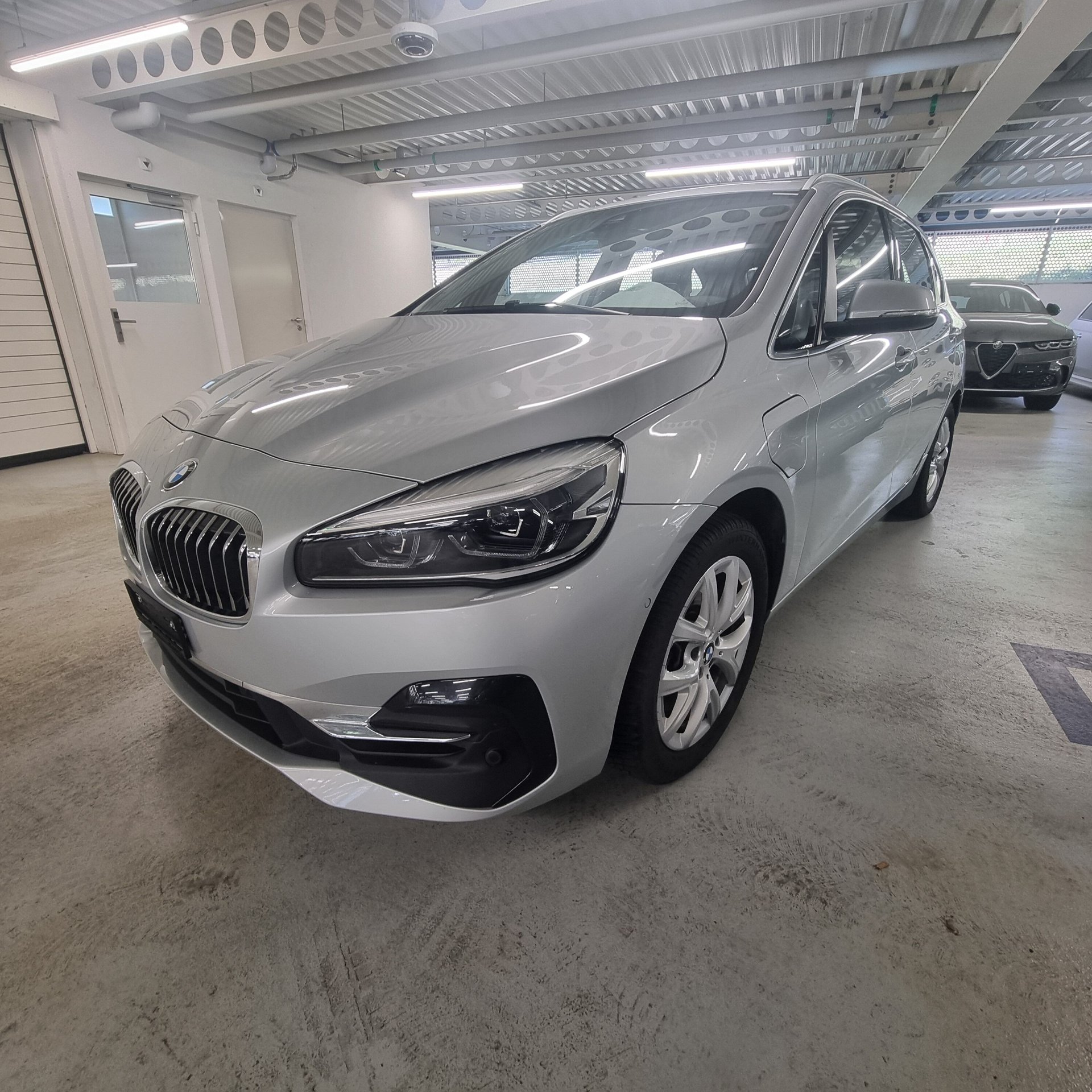 BMW 225xe AT