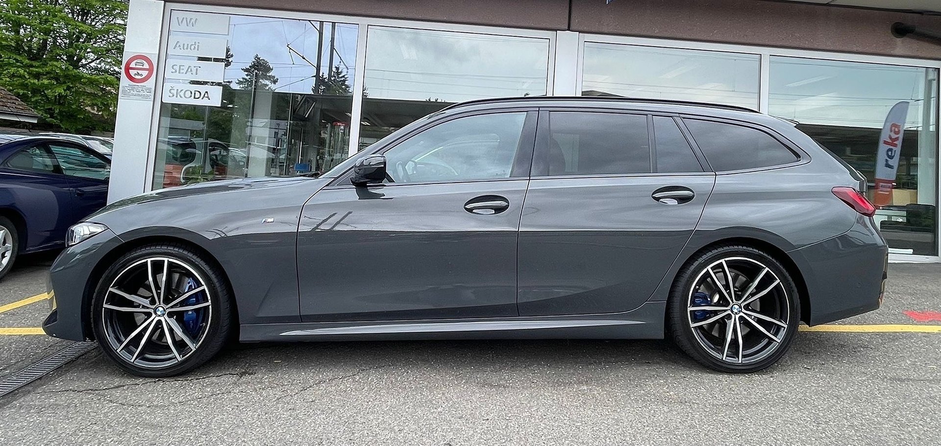BMW 330d xDrive 48V Touring Steptronic M Sport Werksgarantie bis 09/2026