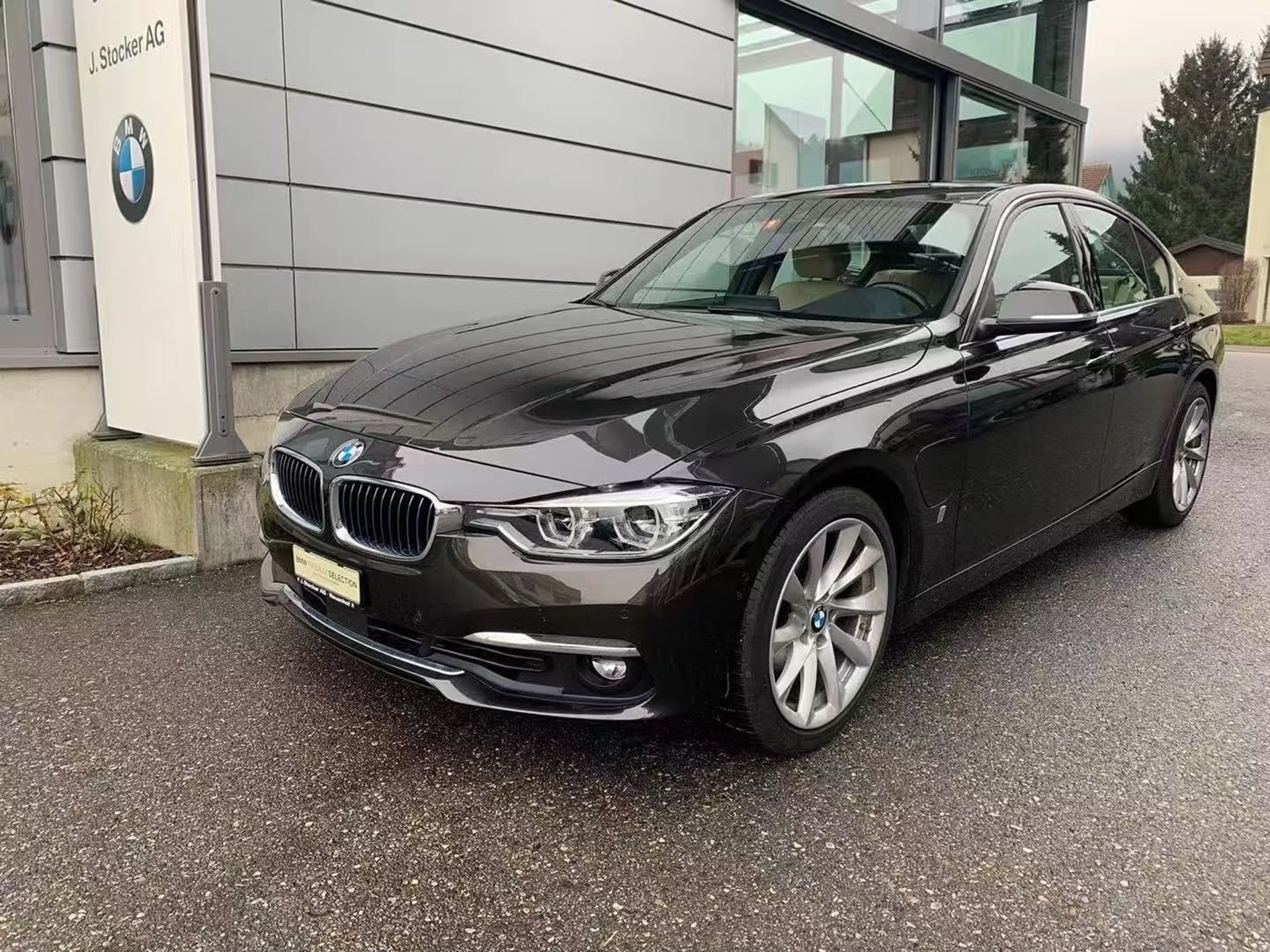 BMW 330e