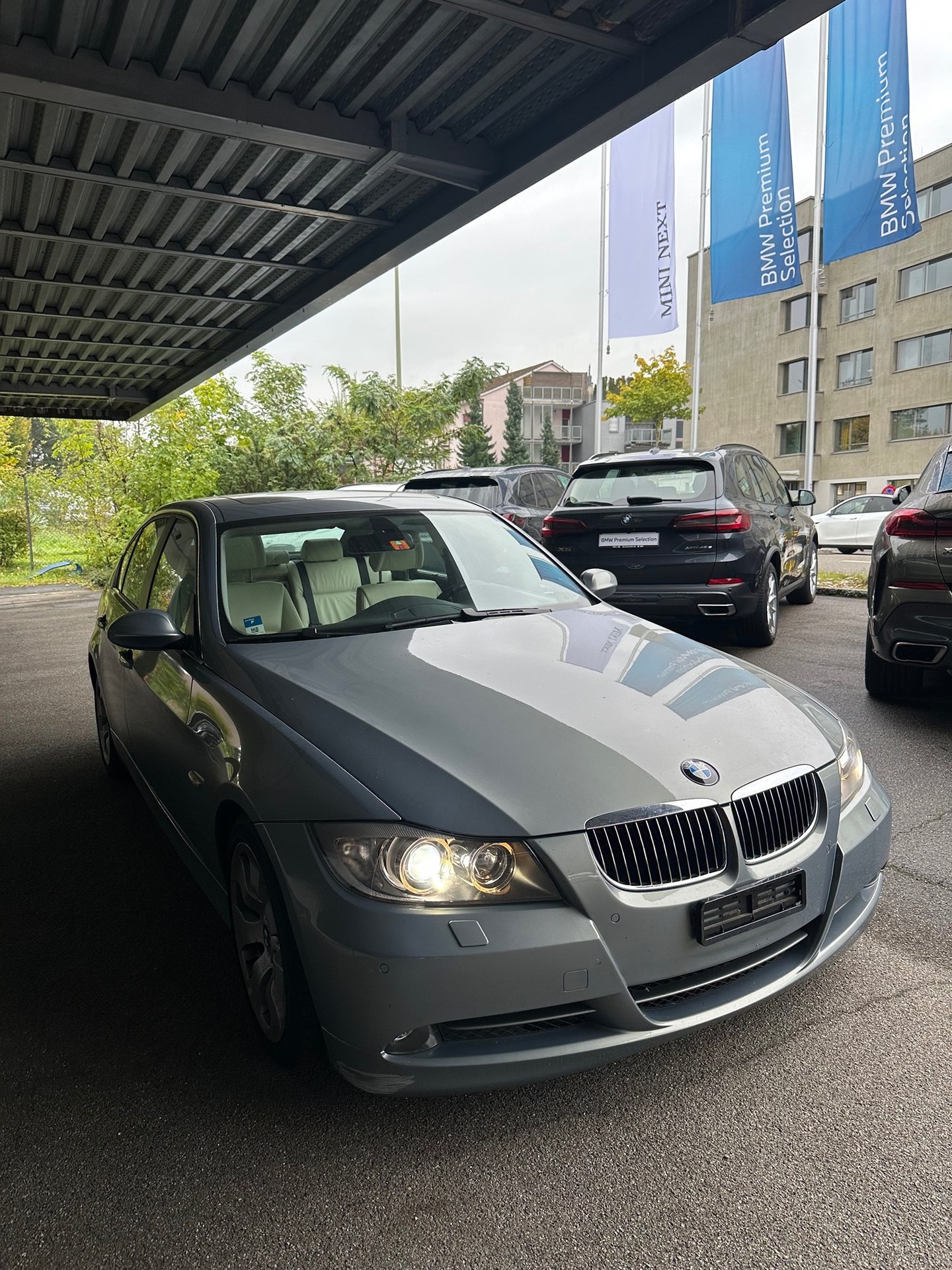 BMW 330i