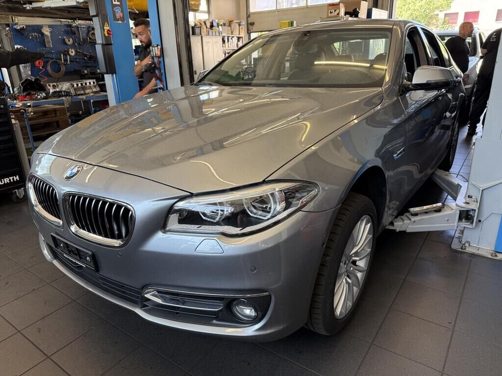 BMW 550i Luxury Line Steptronic