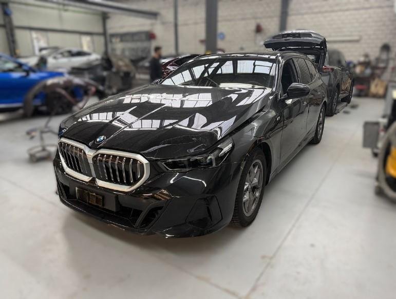 BMW 5er Serie G61 DIESEL Touring 520d xDrive 48V Touring M 2.0, 197 HP