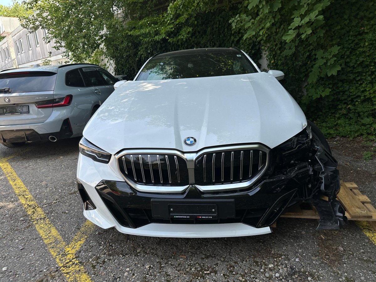BMW 5er Serie G61 DIESEL Touring 520d xDrive 48V Touring M 2.0, 197 HP