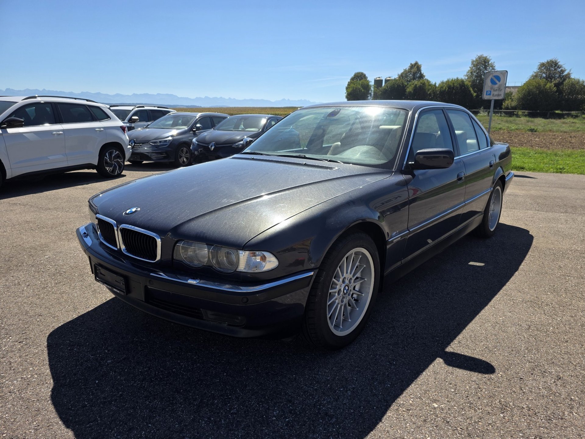 BMW 740i