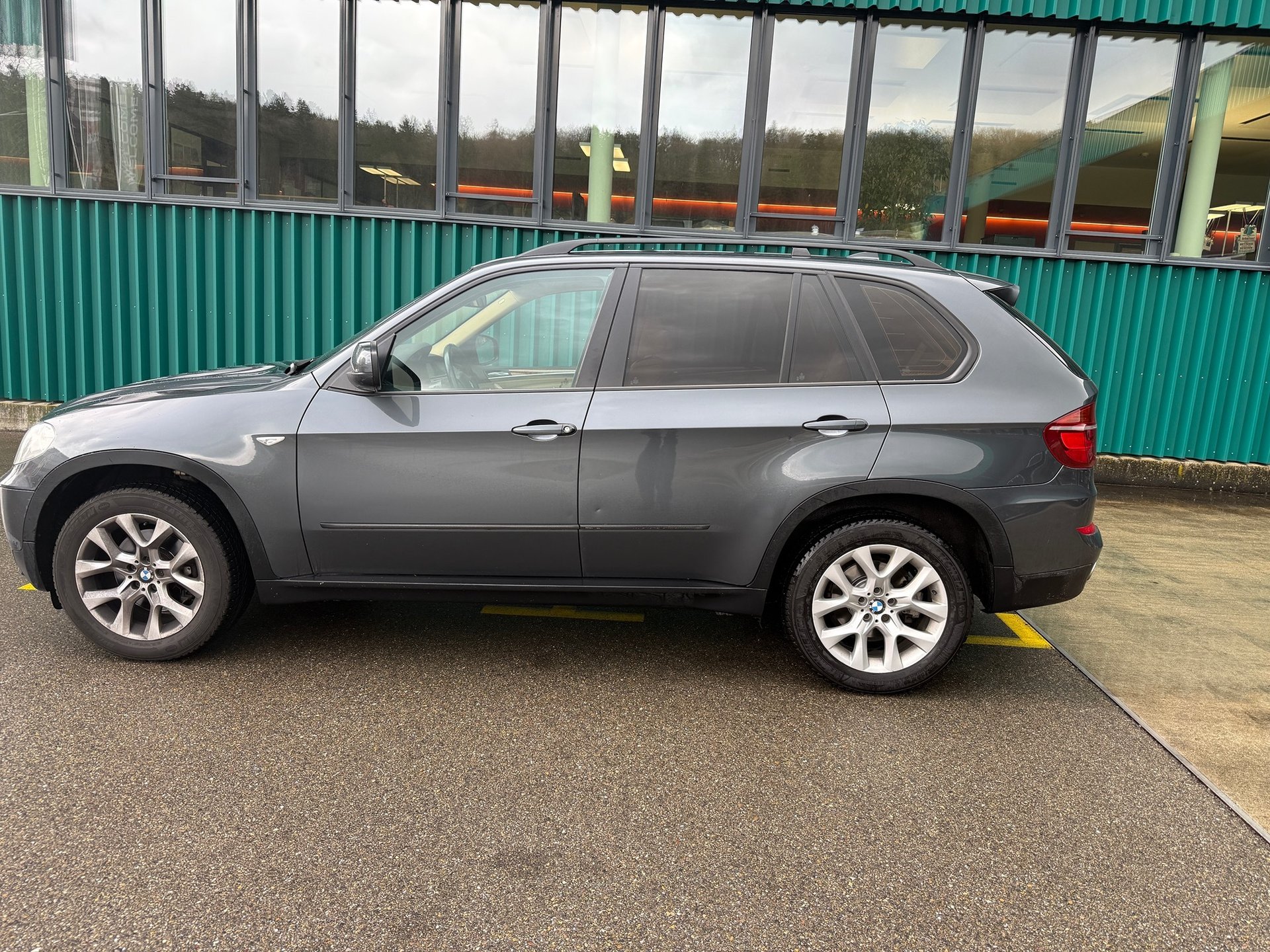 BMW X5 xDrive40d 7-Sitzer AHK 3500kG MFK 18.12.2025