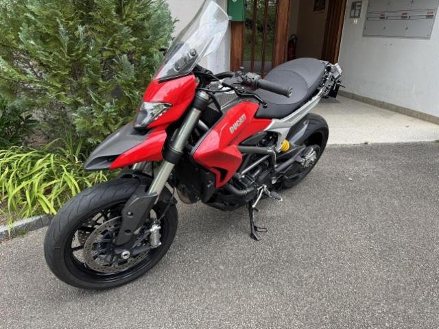 Ducati 821 Hypermotard 850
