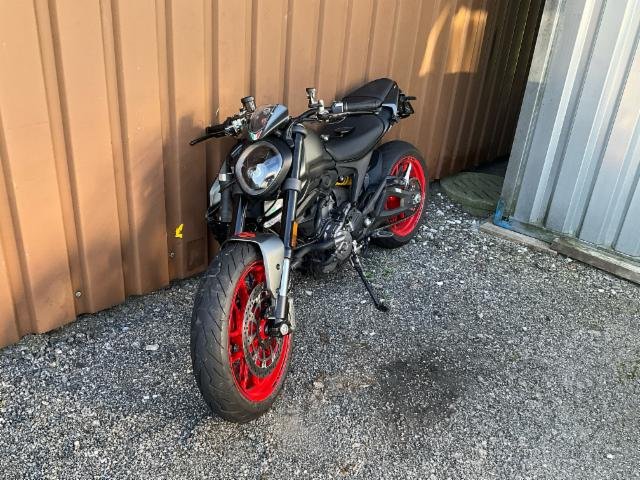 Ducati 937 Monster + ABS