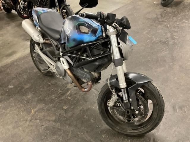 Ducati Monster 696