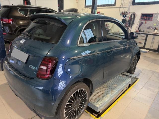 Fiat 500 La Prima