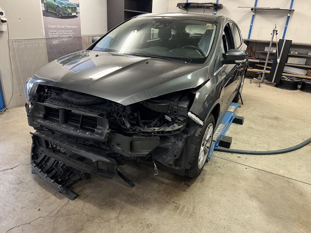 Ford Focus 1.5i EcoB SCTi 150 Carving