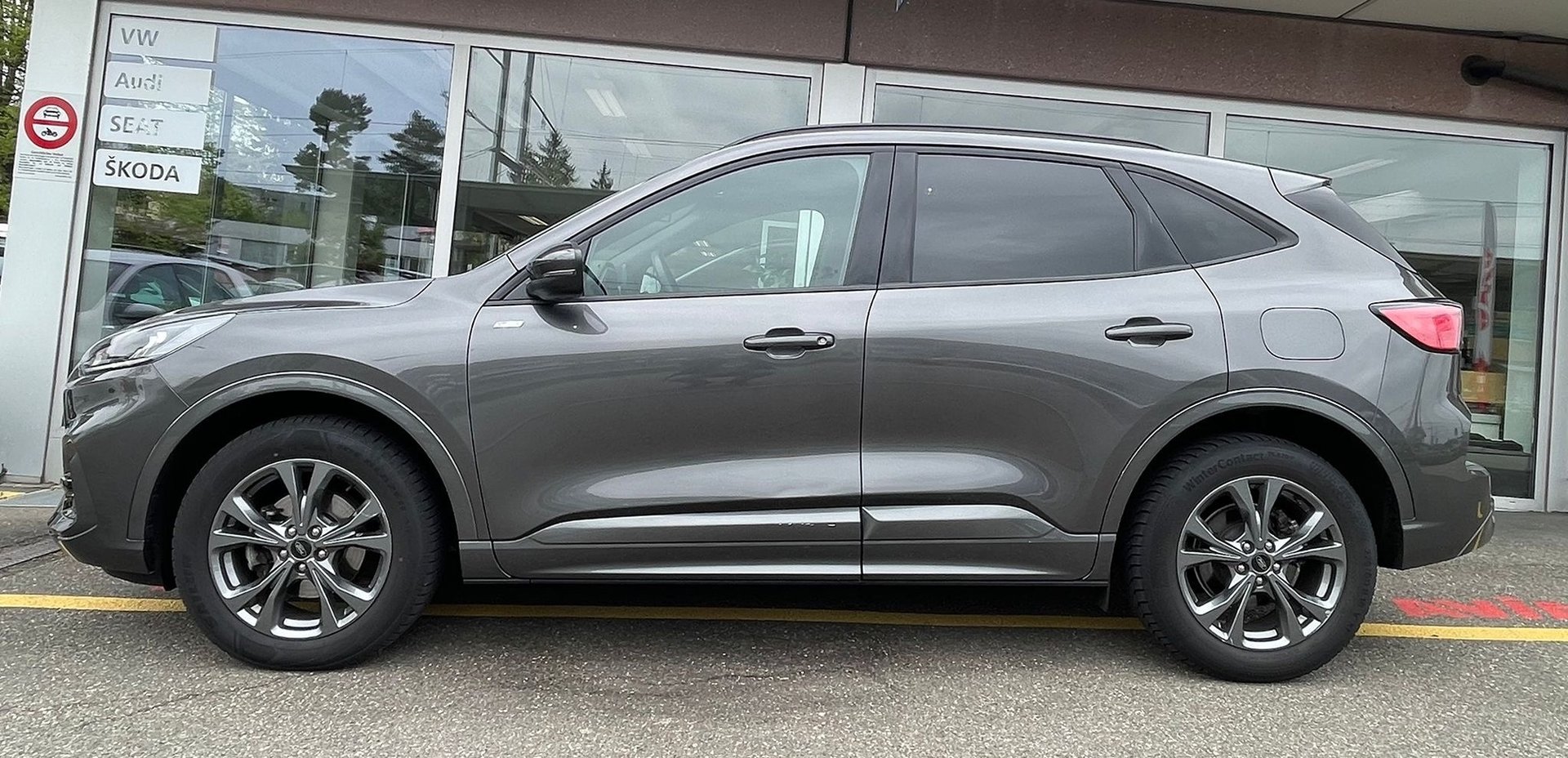 FORD Kuga 2.5 FHEV 4x4 ST-Line