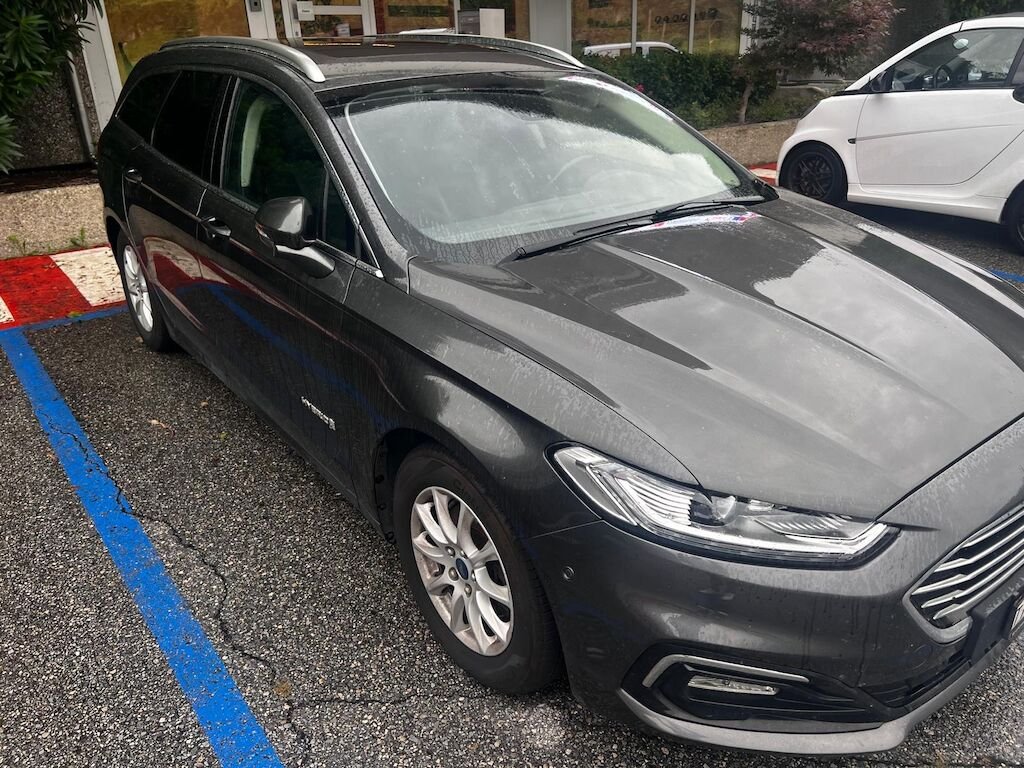 Ford Mondeo kombi Titanium Hybrid benzina