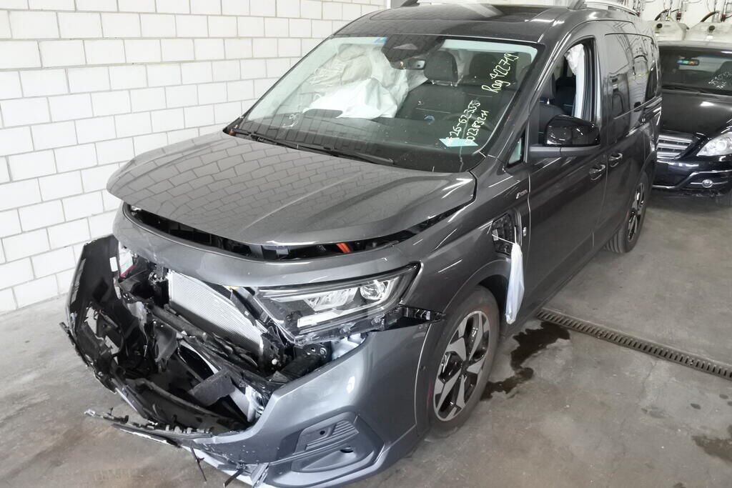 Ford Tourneo Activ 1.5 HEV150 DC