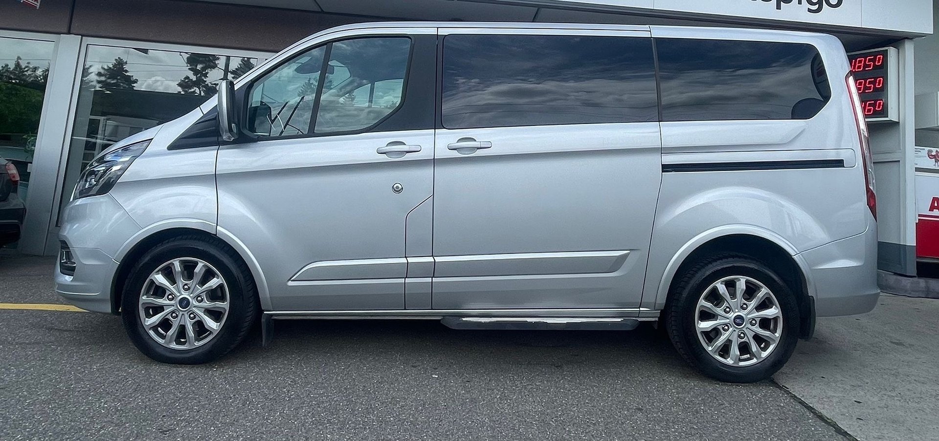 FORD Tourneo Custom 310 L1H1 Titanium SelectShift Automat 8-Sitzer