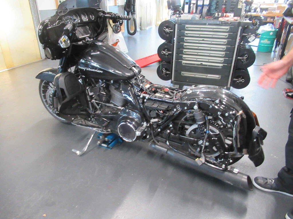 HARLEY-DAVIDSON FLHXSE STREET GLIDE ABS