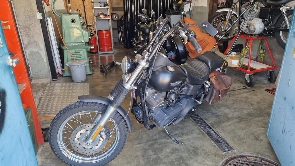 HARLEY-DAVIDSON FXDB 1584 Dyna Street Bob 06'