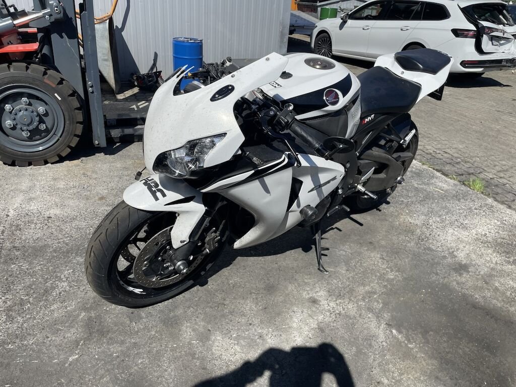 Honda CBR 1000 RR Fireblade 8 CBR 1000 RR Fireblade (SC59)