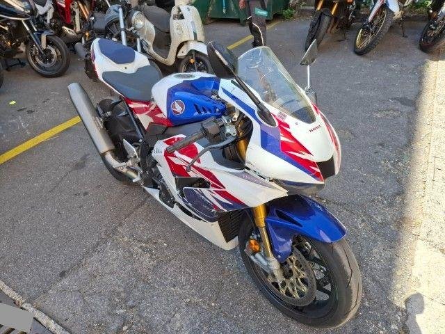 Honda CBR 1000 RR-R SP Moto