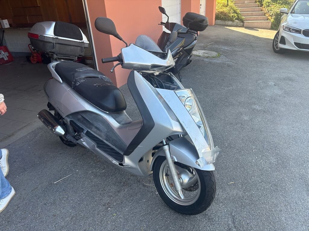 Honda FES 125 Pantheon