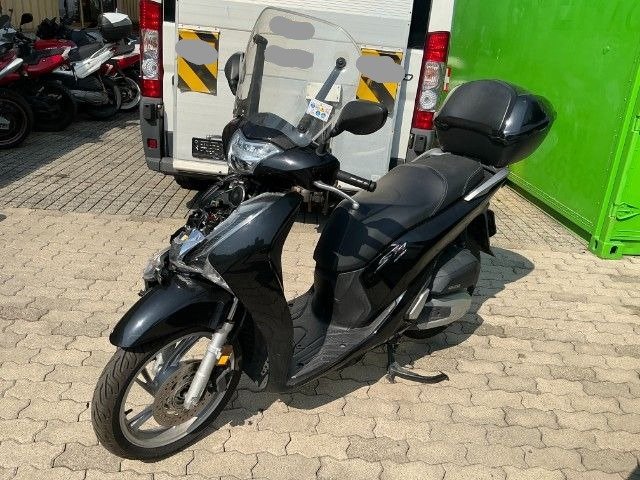 Honda SH 125 AD x