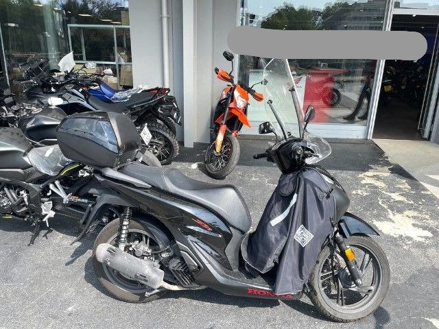 Honda SH 125 + Scooter