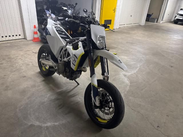 Husqvarna 701 Supermoto ABS