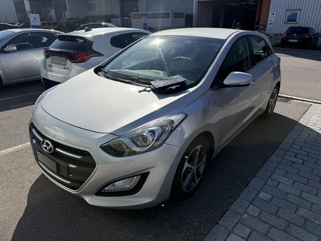 HYUNDAI i30 1.4 Pica