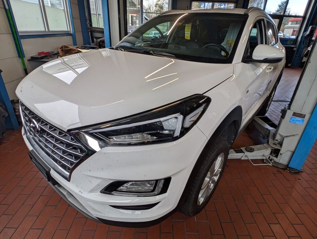 HYUNDAI Tucson 1.6 CRDI Amplia 4WD