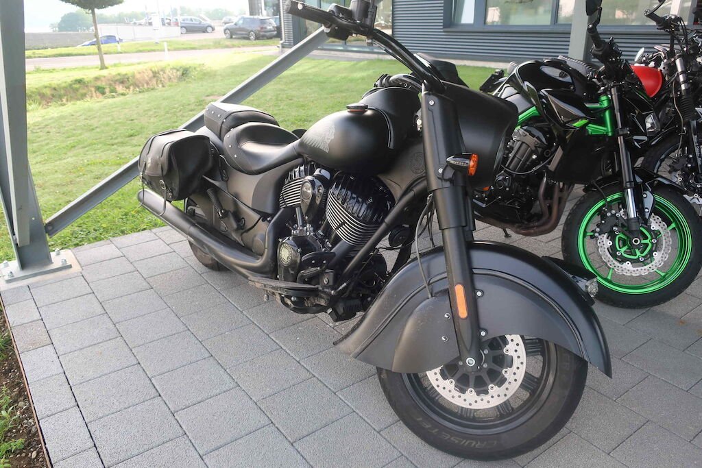 INDIAN CHIEF DARK HORSE