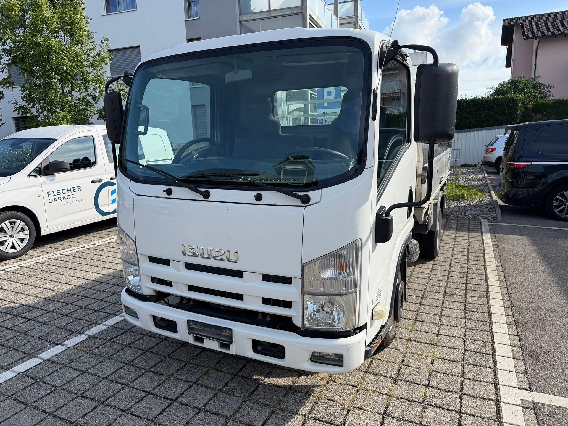 ISUZU NLR85