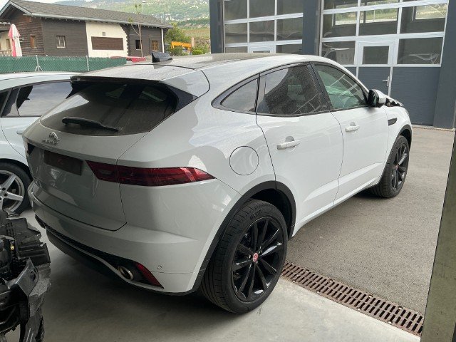 Jaguar E-Pace 2.0 T 250 R-Dynamic SE AWD