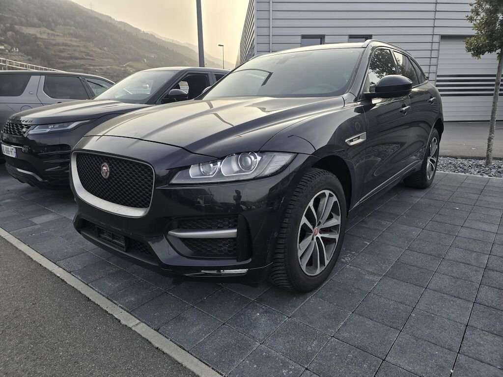 Jaguar F-Pace