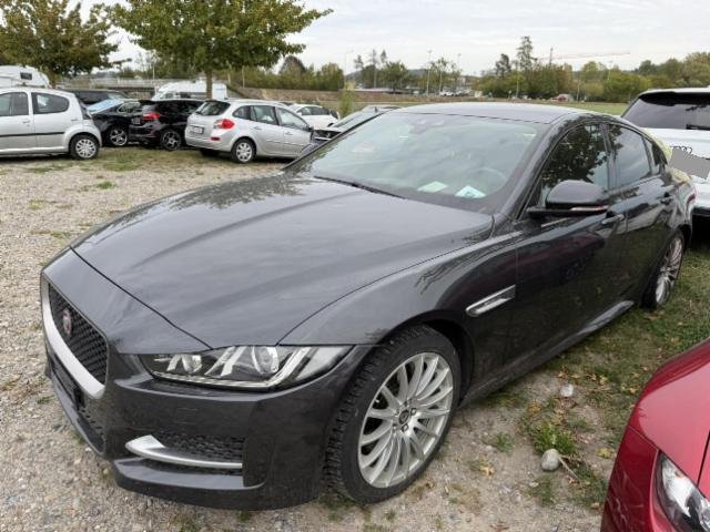 Jaguar XE 2.0 T 240 R-Sport