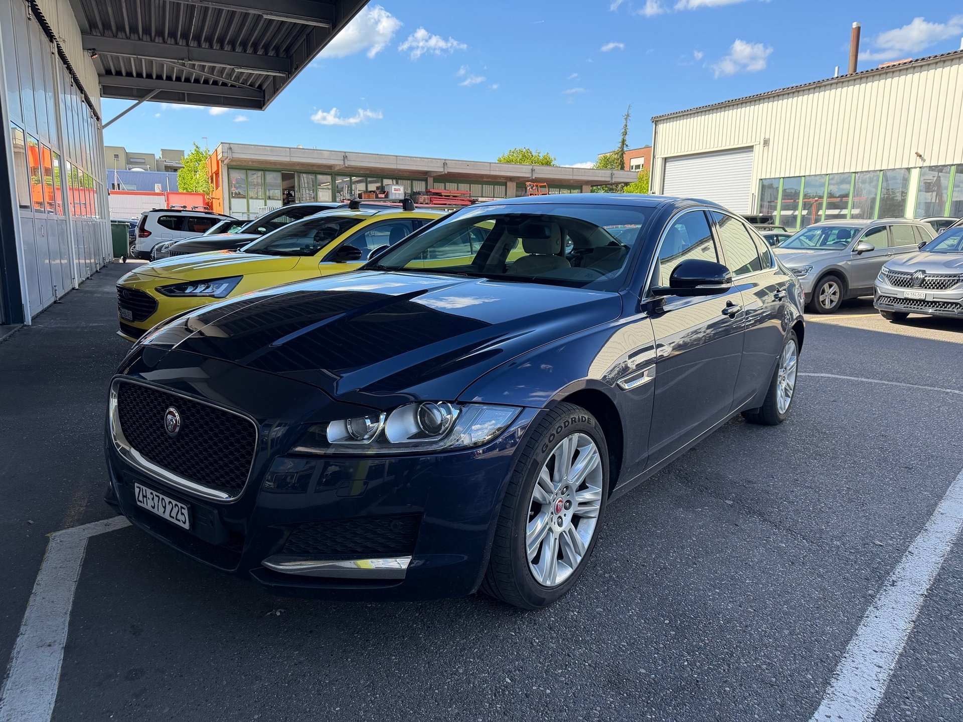 JAGUAR XF