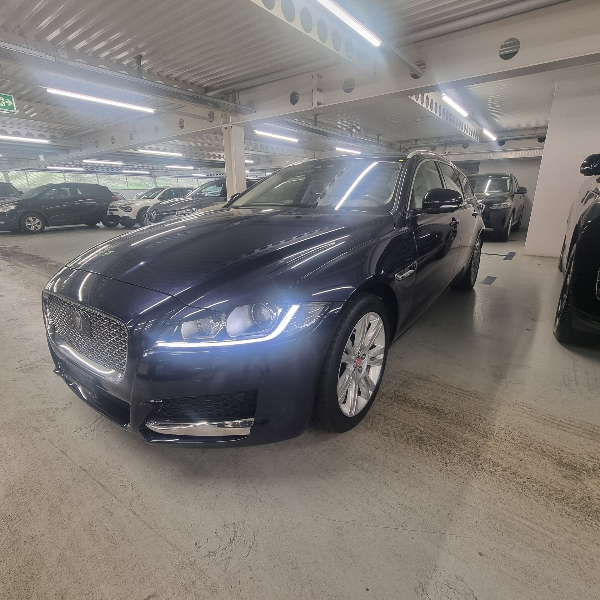 Jaguar XF 25d AWD SB