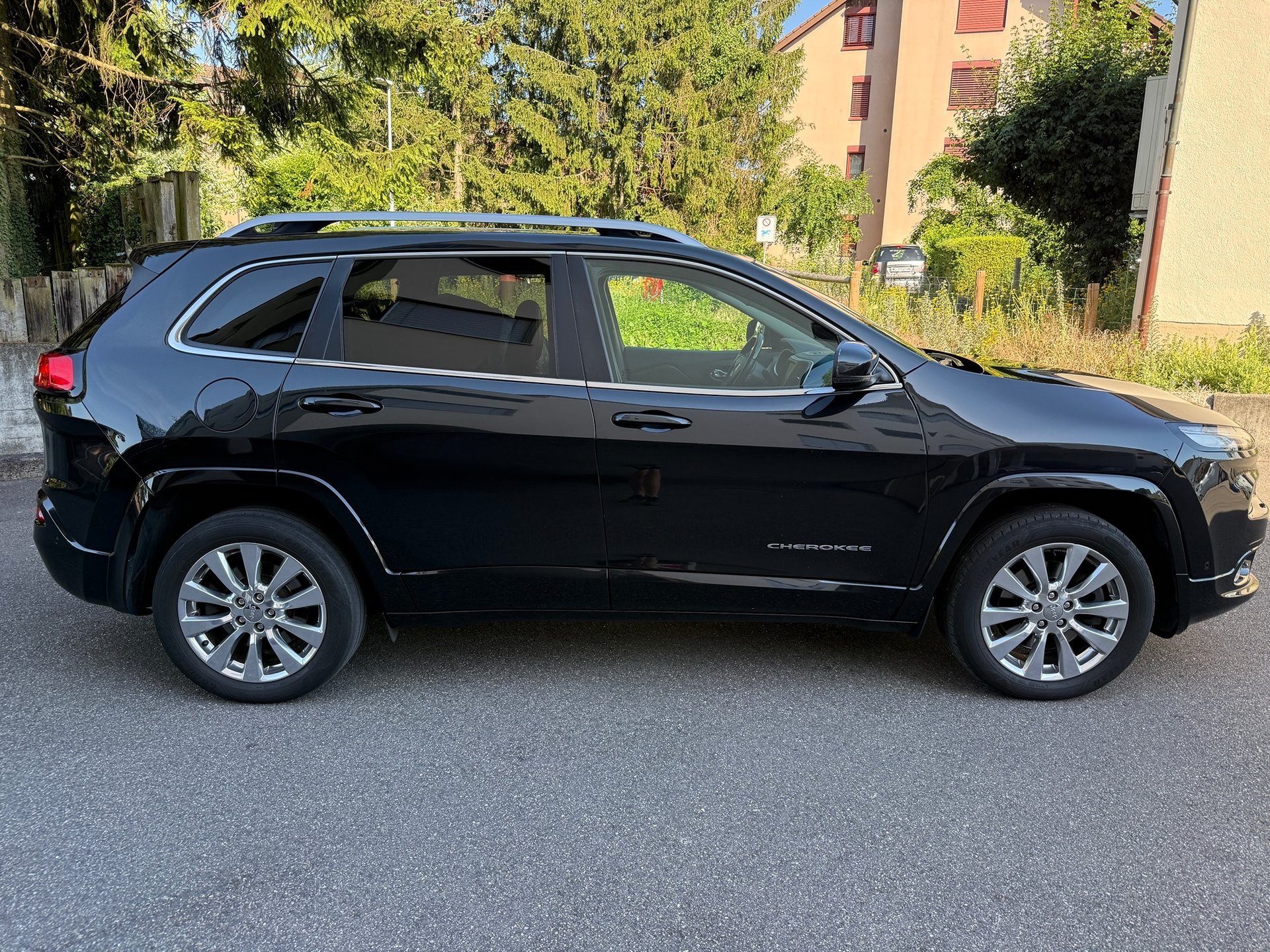 JEEP Cherokee 2.2TD Overland AWD 9ATX mit AHK