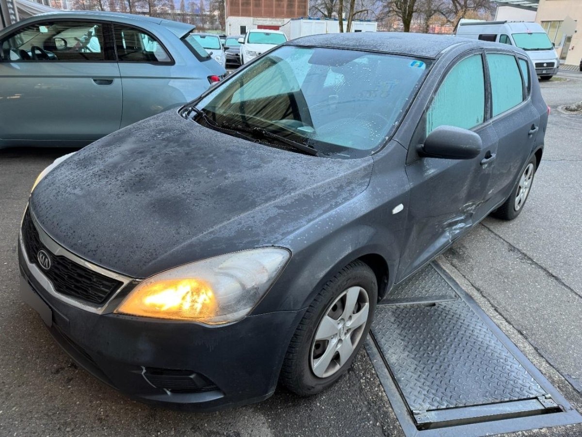 KIA Cee'd 1.4 16V Basic, 90 HP