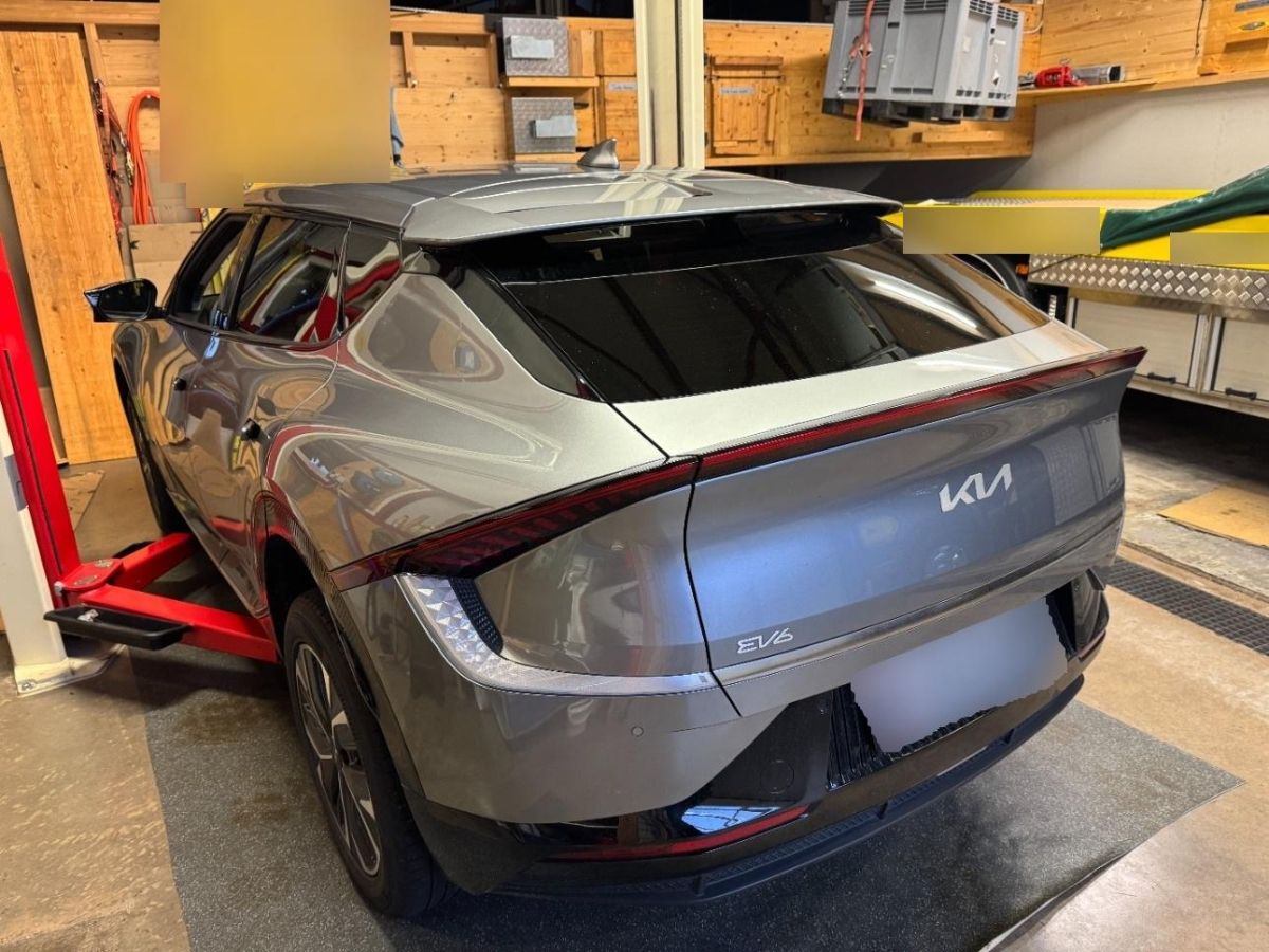 Kia EV6 , 325 HP