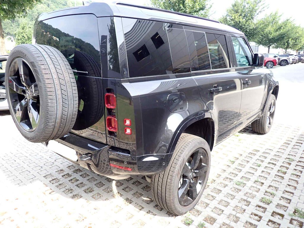 LAND ROVER Defender 110 P300 Si4 HSE